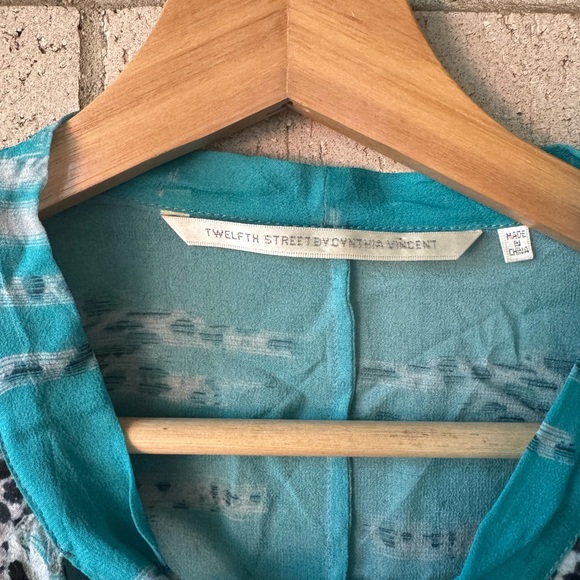 Twelfth Street Cynthia Vincent Tie Neck Teal Black Leopard Print Top Medium Silk - Picture 7 of 8